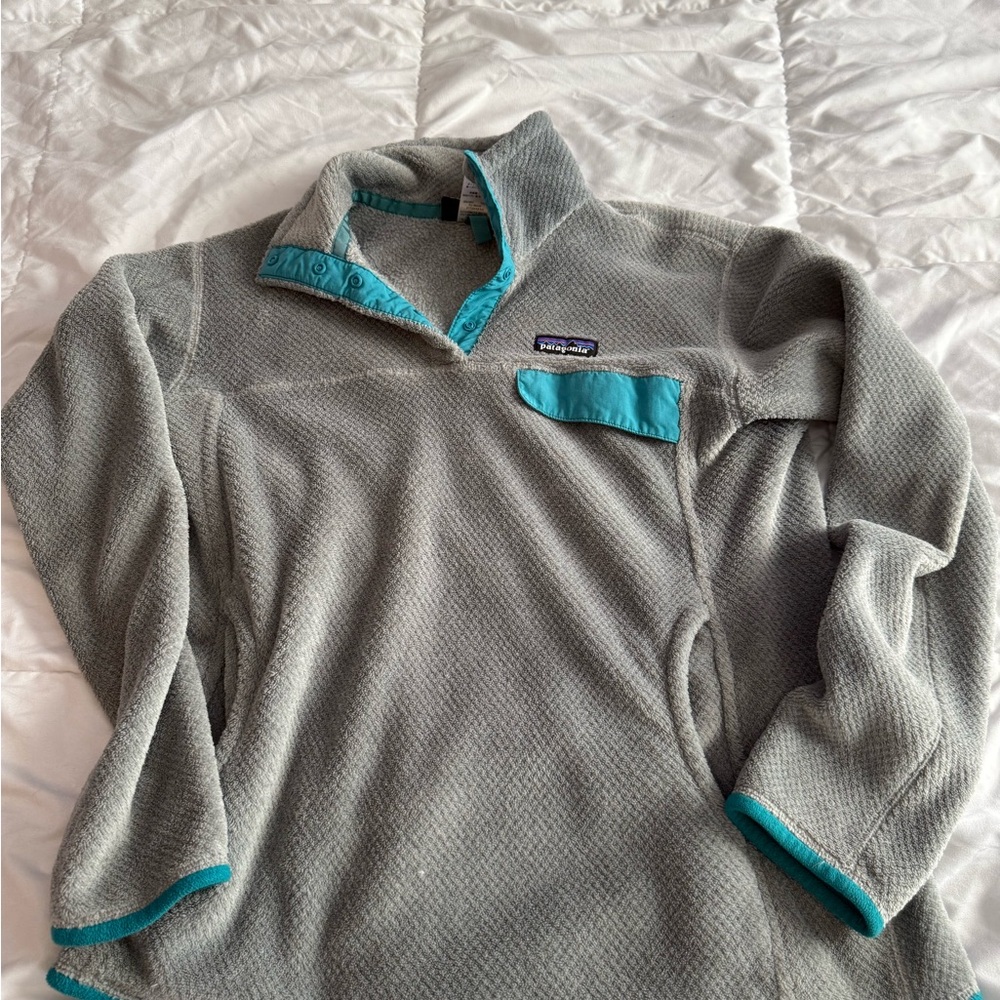 Patagonia Gray and Teal Fleece Pullover